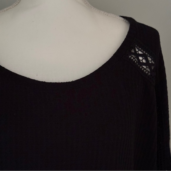 Black Lace Sleeve Women's Top Waffle Knit, Size 26/28W - Picture 2 of 8